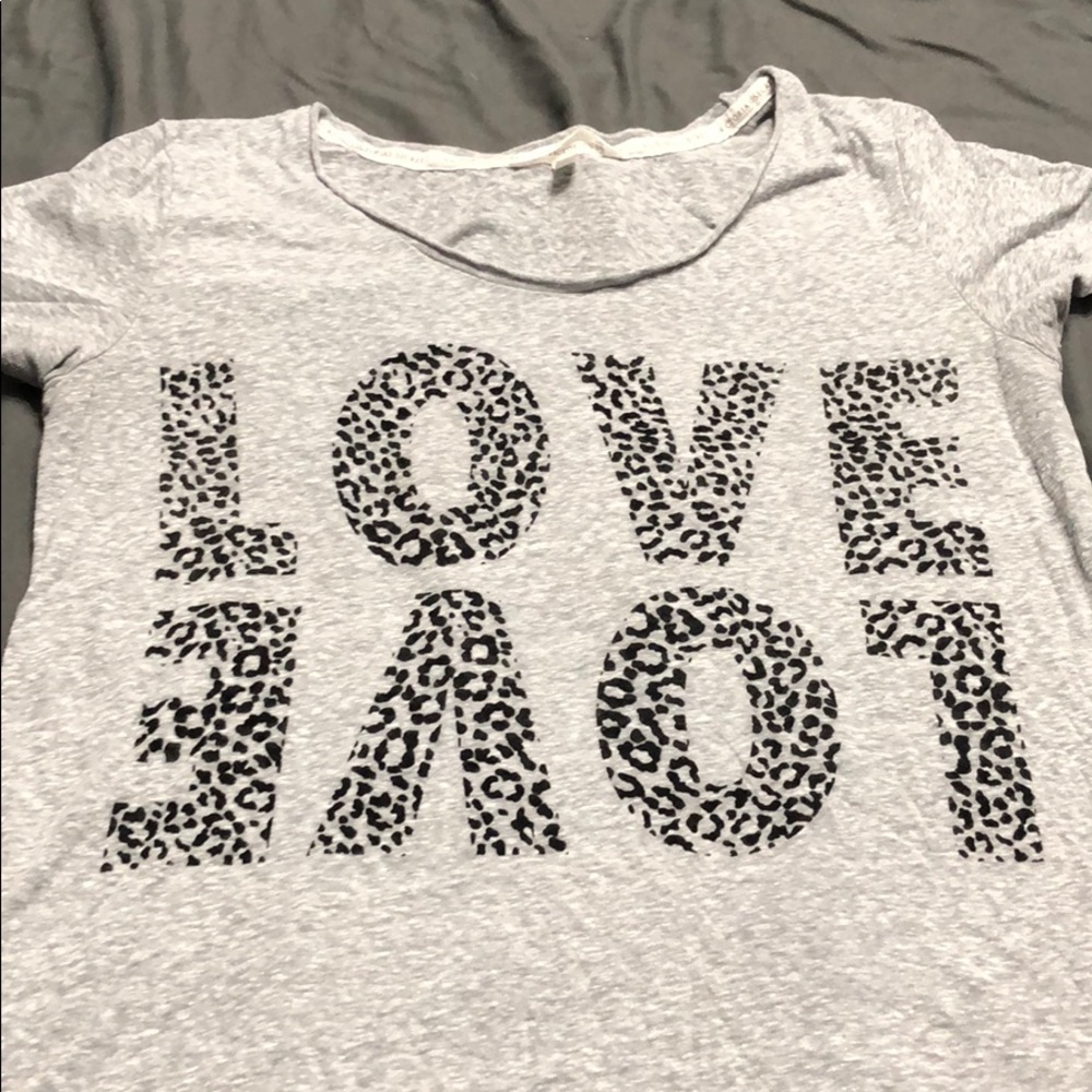 VS grey Love T-shirt